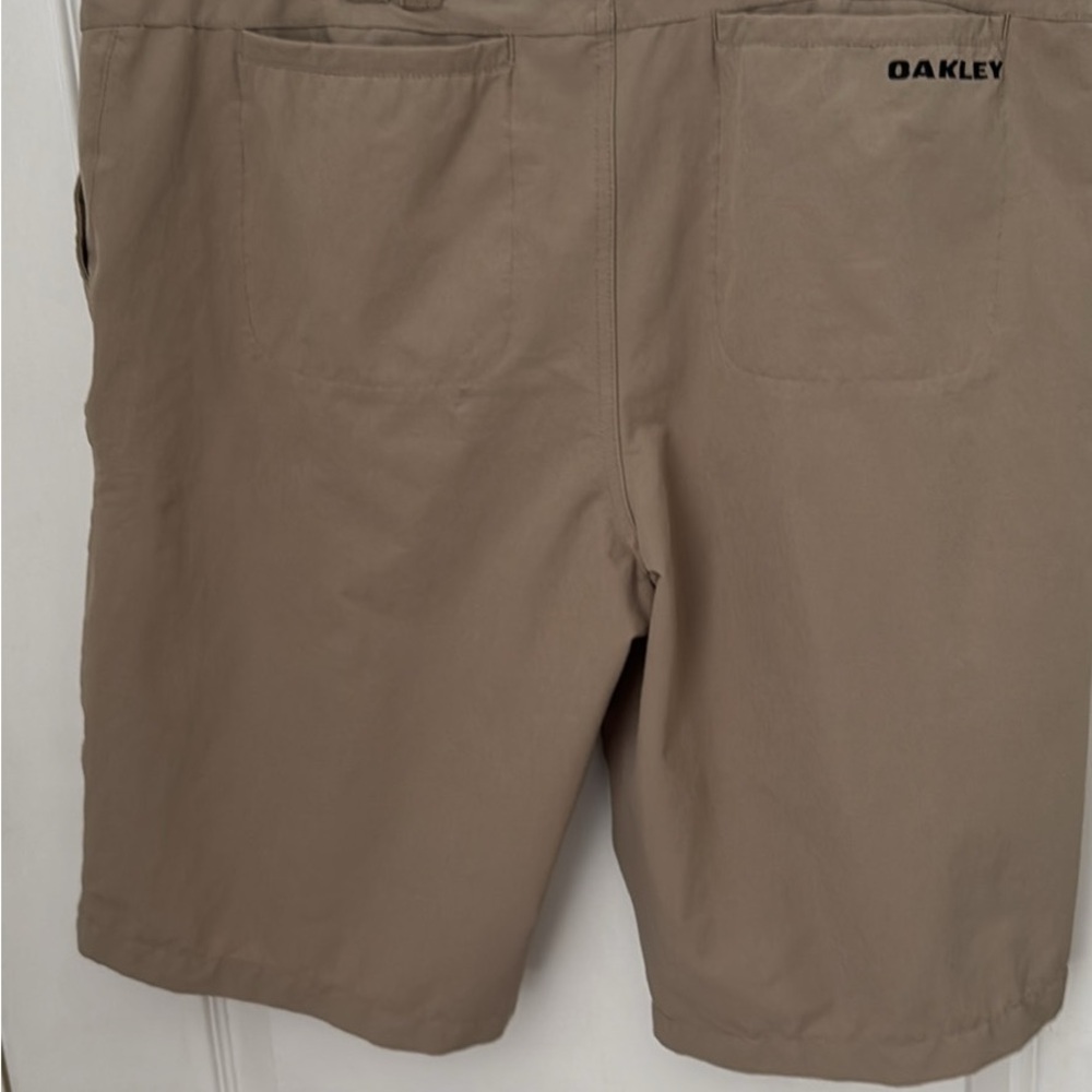Oakley Tan Flat Front Shorts Casual Style